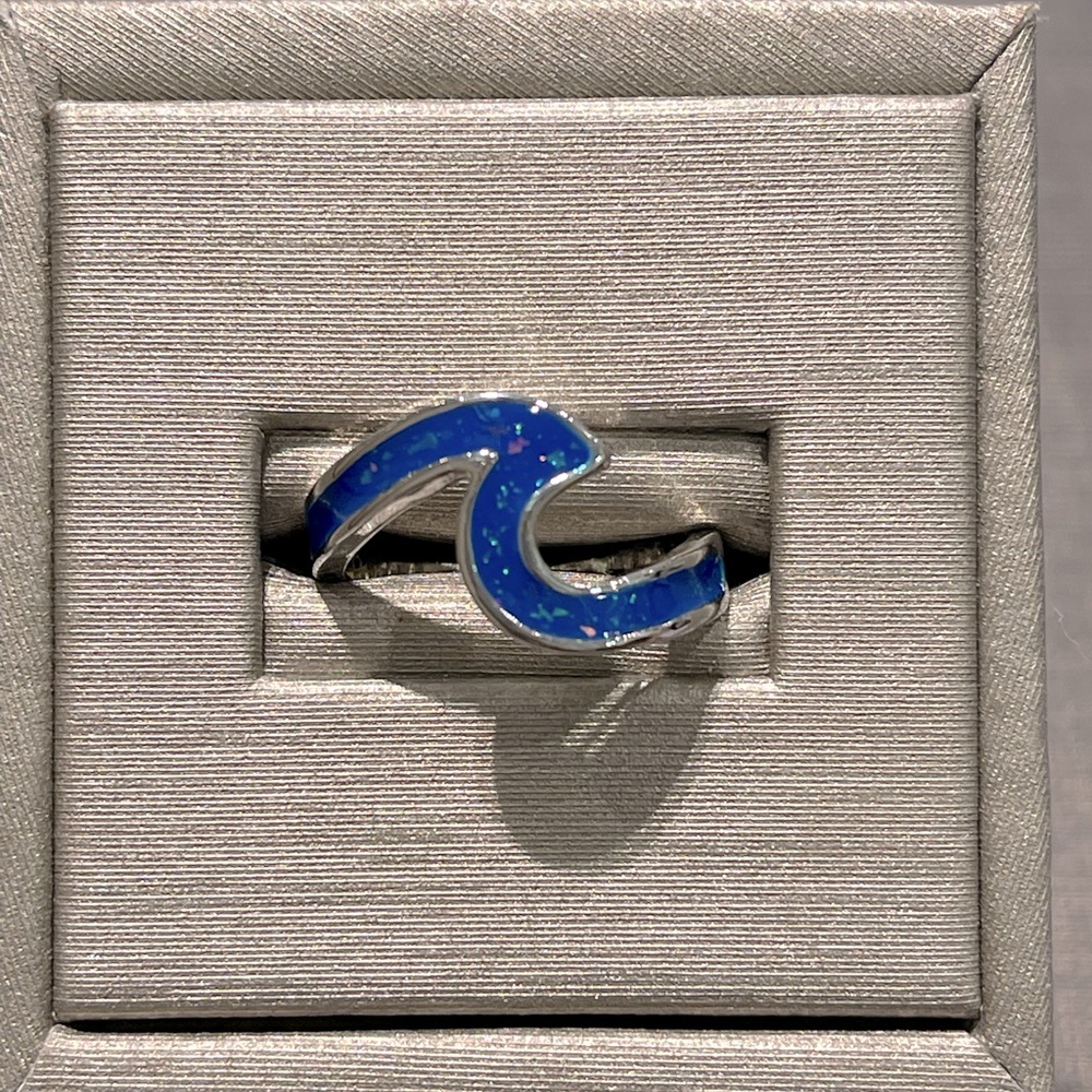 Silver fashion wave ring